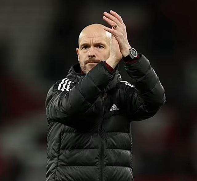 滕哈赫：曼联发挥并不理想 范德贝克伤势似乎不妙